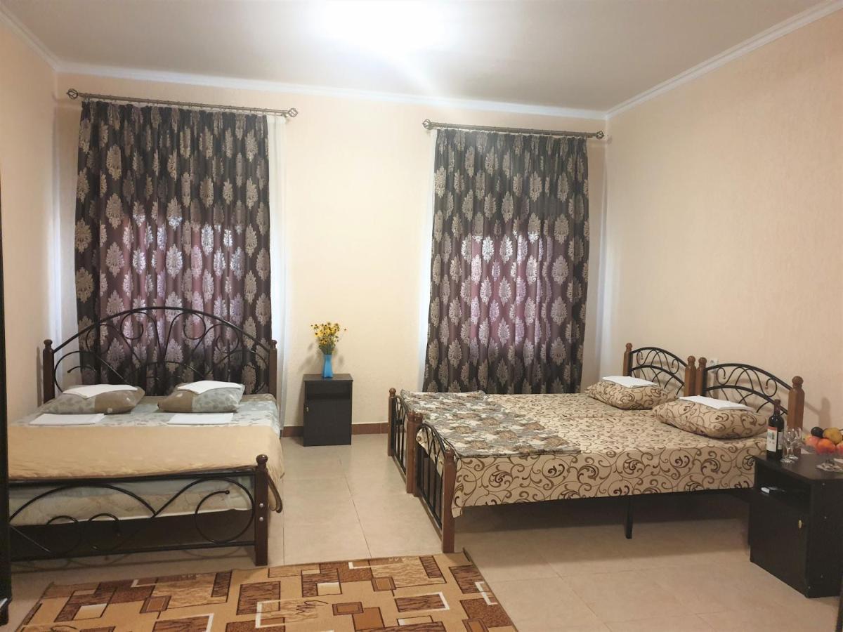 Guest House Lykhny Gagra Exterior photo