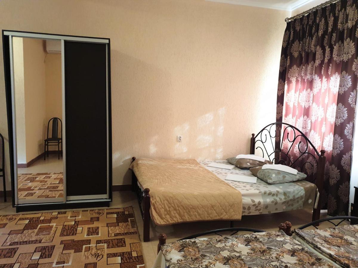 Guest House Lykhny Gagra Exterior photo